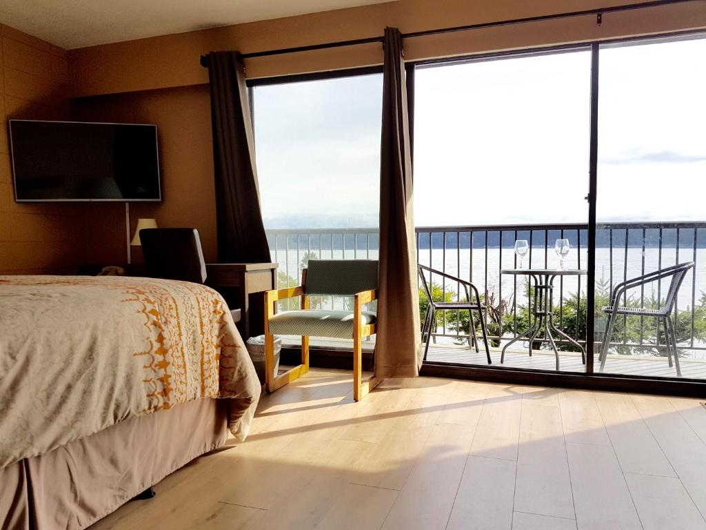 Oceanfront Full Kitchen Suite with Private Balcony 2 Queen - Photo 48